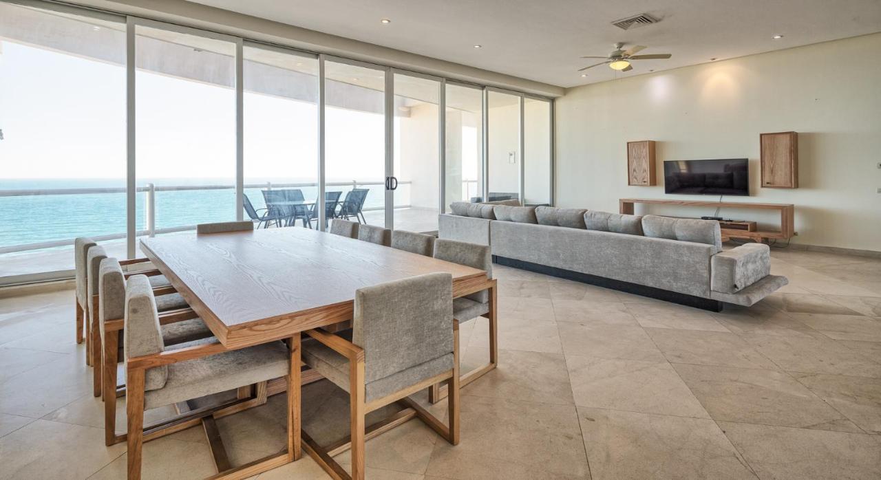 Luna Blanca Penthouse By Kivoya Rocky Point Exterior photo