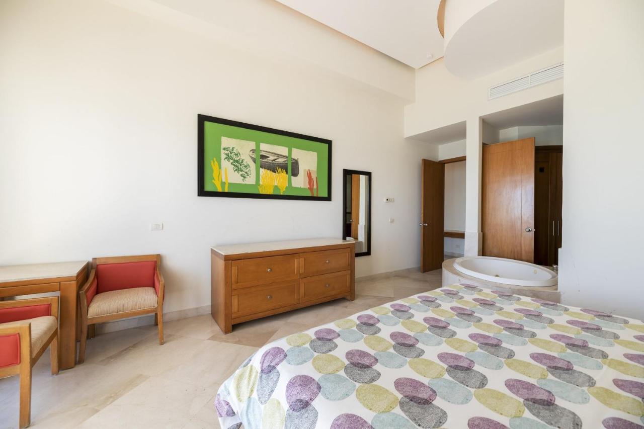 Luna Blanca Penthouse By Kivoya Rocky Point Room photo