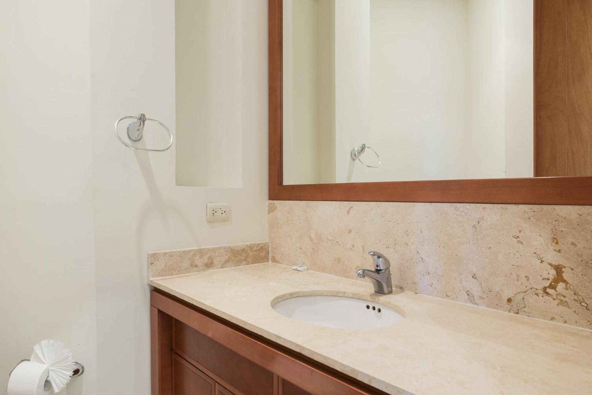 Luna Blanca Penthouse By Kivoya Rocky Point Room photo