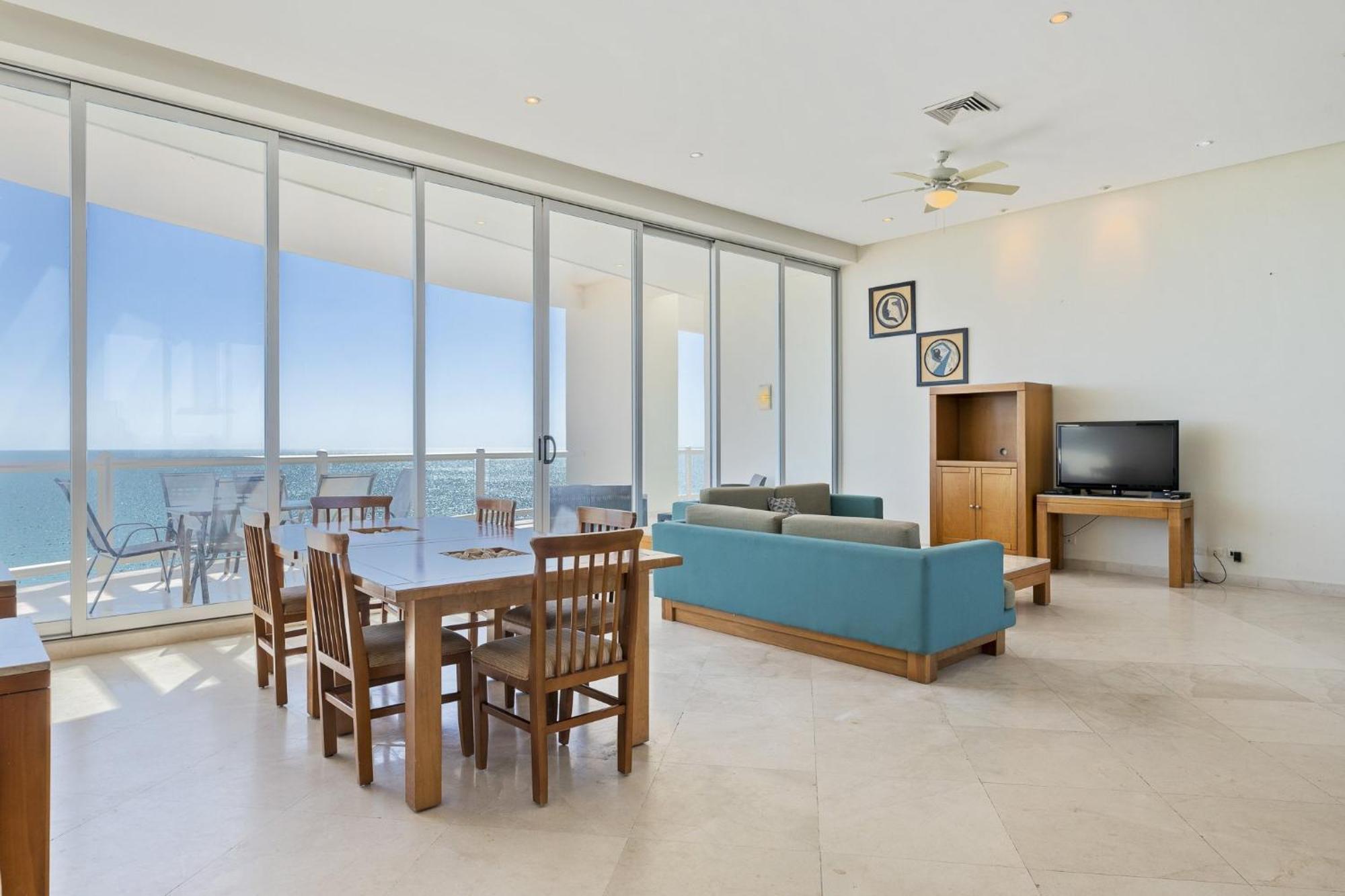 Luna Blanca Penthouse By Kivoya Rocky Point Room photo