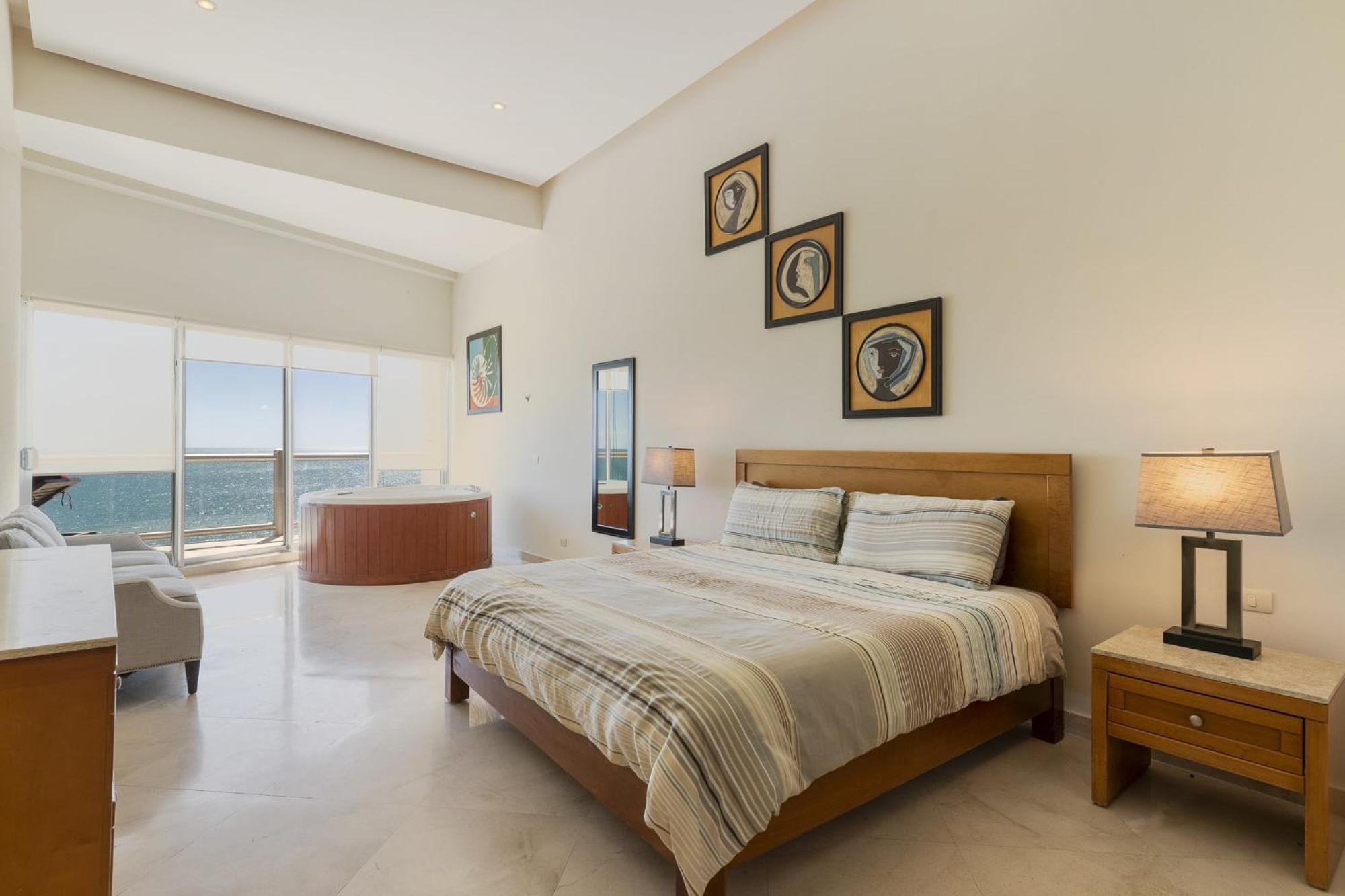 Luna Blanca Penthouse By Kivoya Rocky Point Room photo