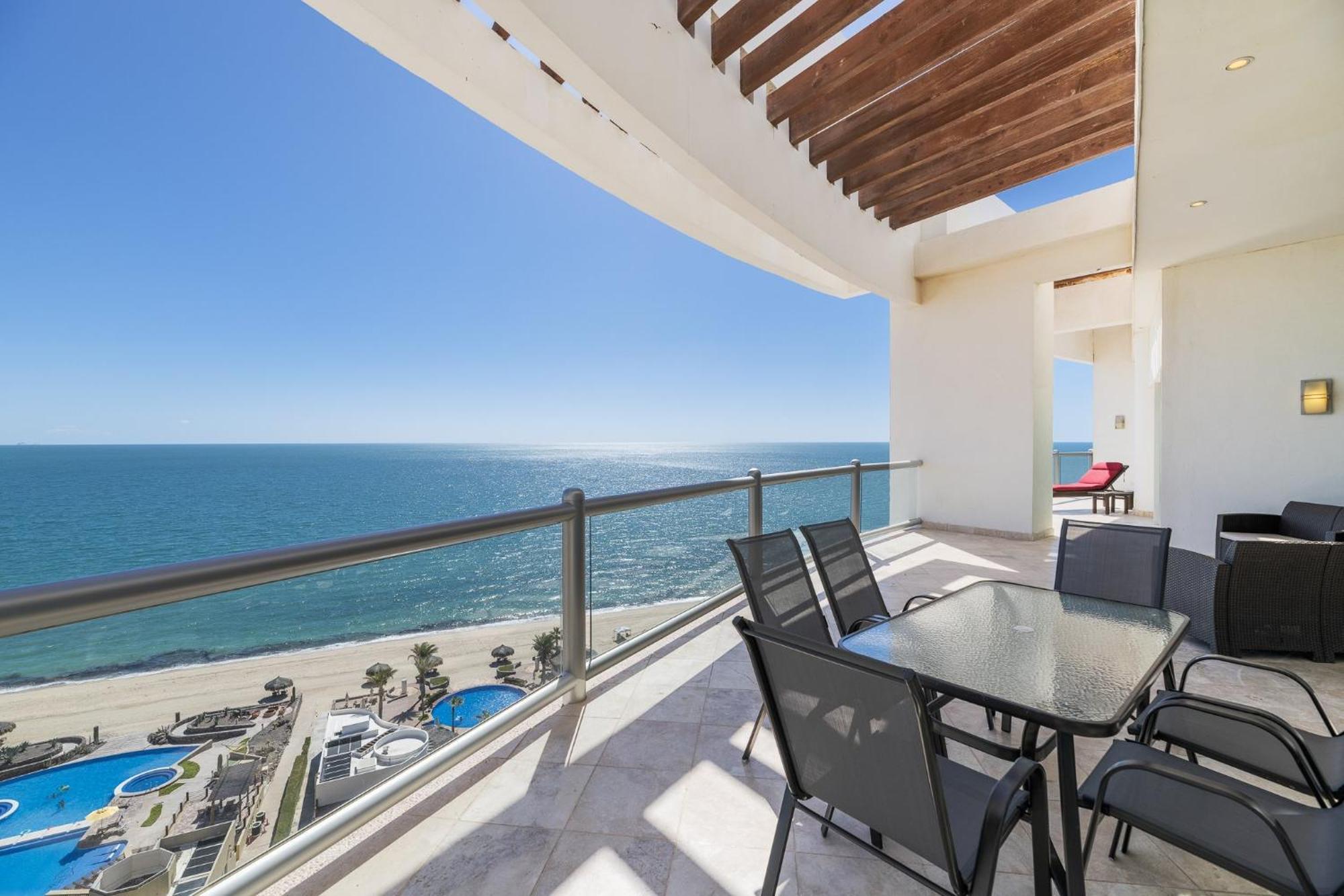 Luna Blanca Penthouse By Kivoya Rocky Point Room photo