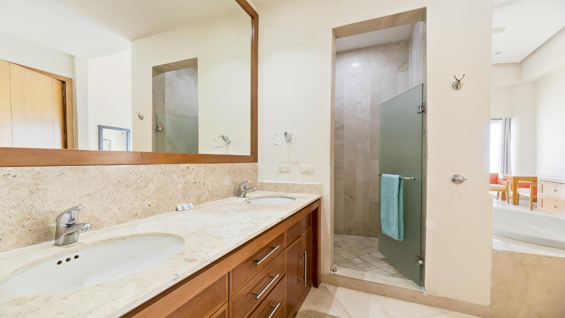 Luna Blanca Penthouse By Kivoya Rocky Point Exterior photo